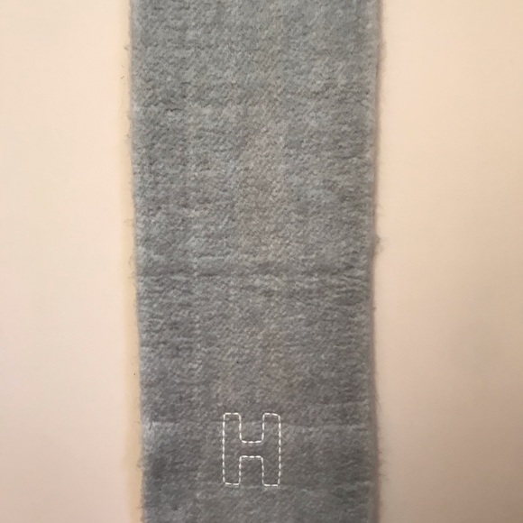 Brand new Tommy Hilfiger Warm Wool winter scarf - Picture 2 of 4